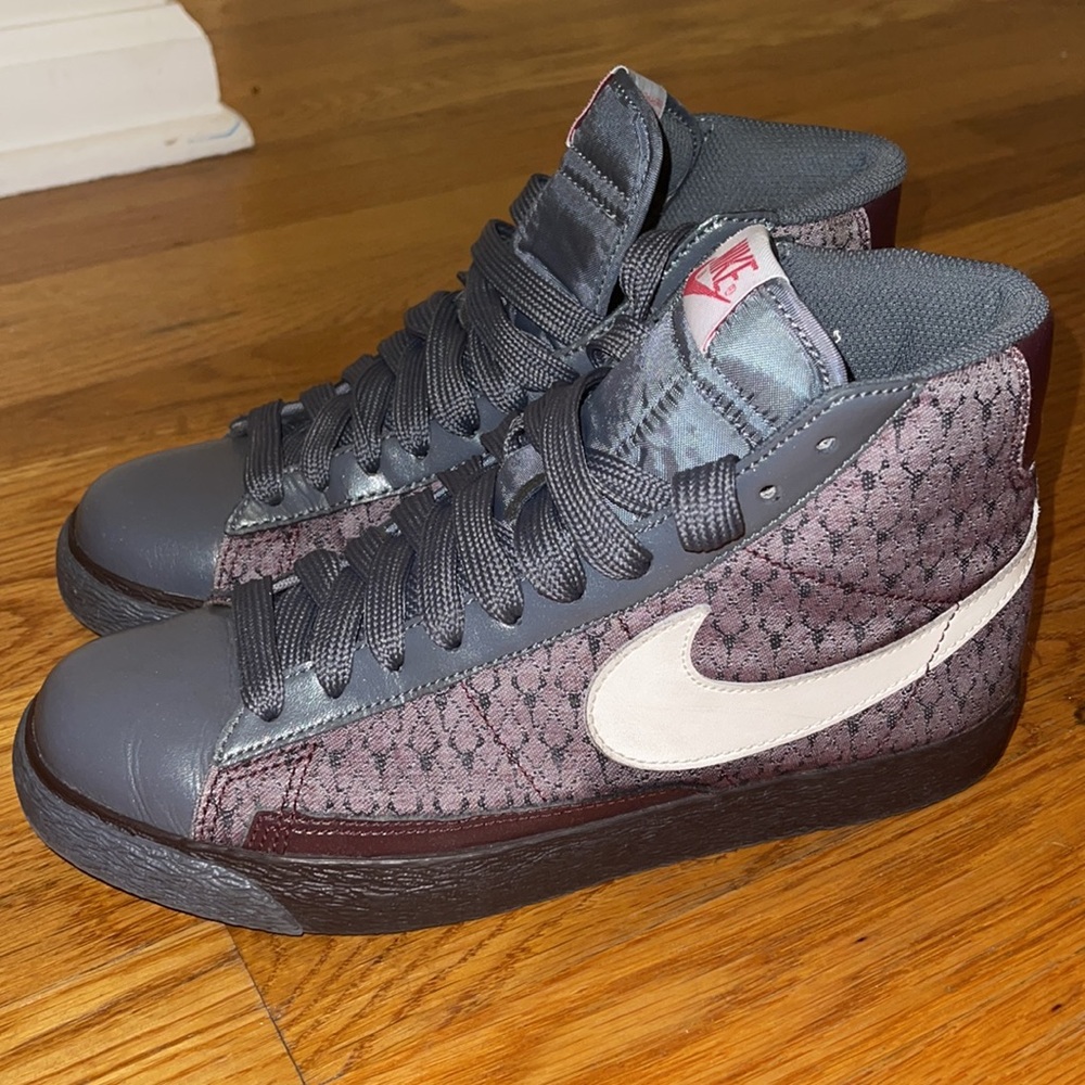 Nike blaze sneakers size W9